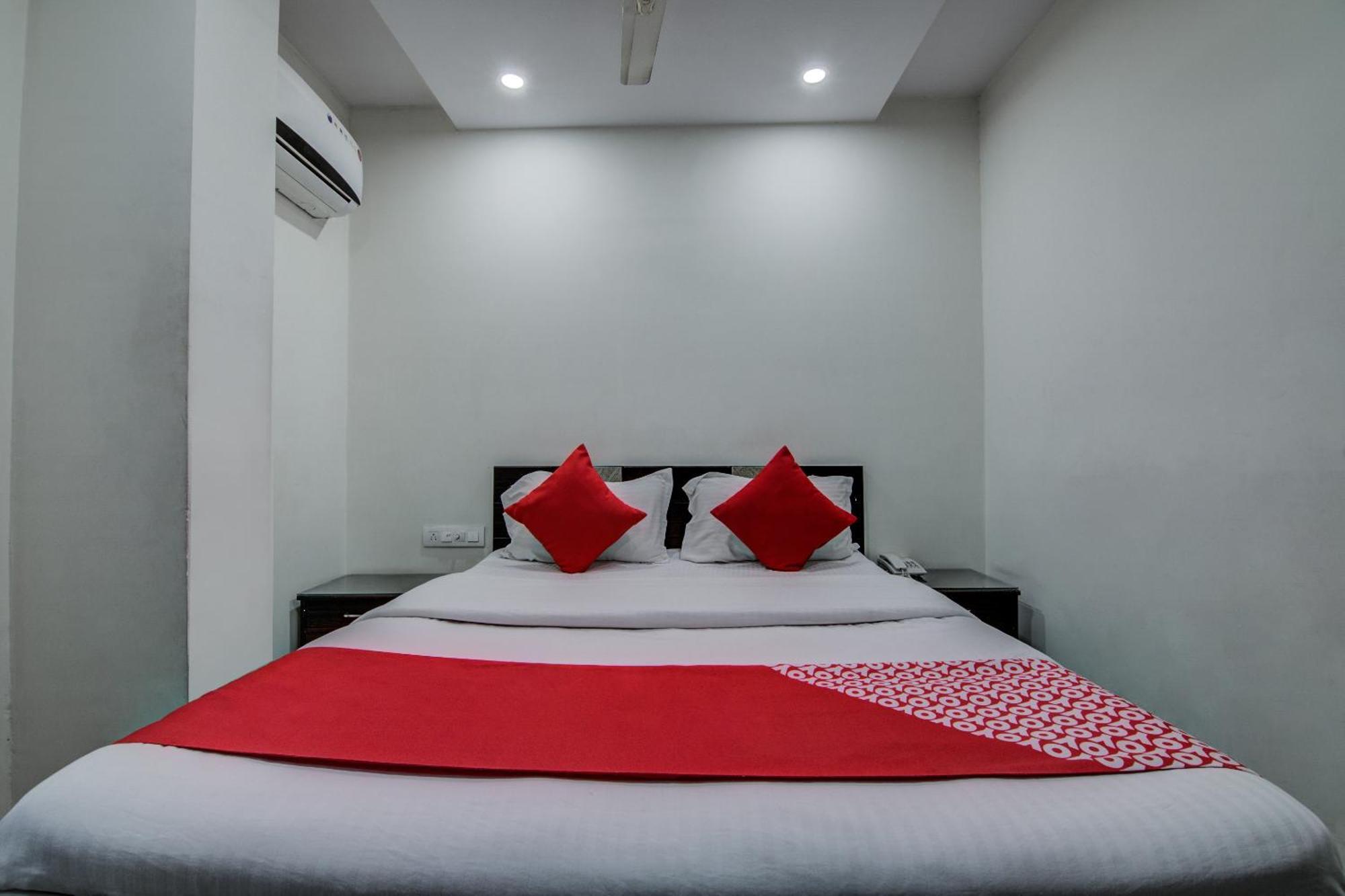 Hotel O Vb Grand Visakhapatnam Zewnętrze zdjęcie