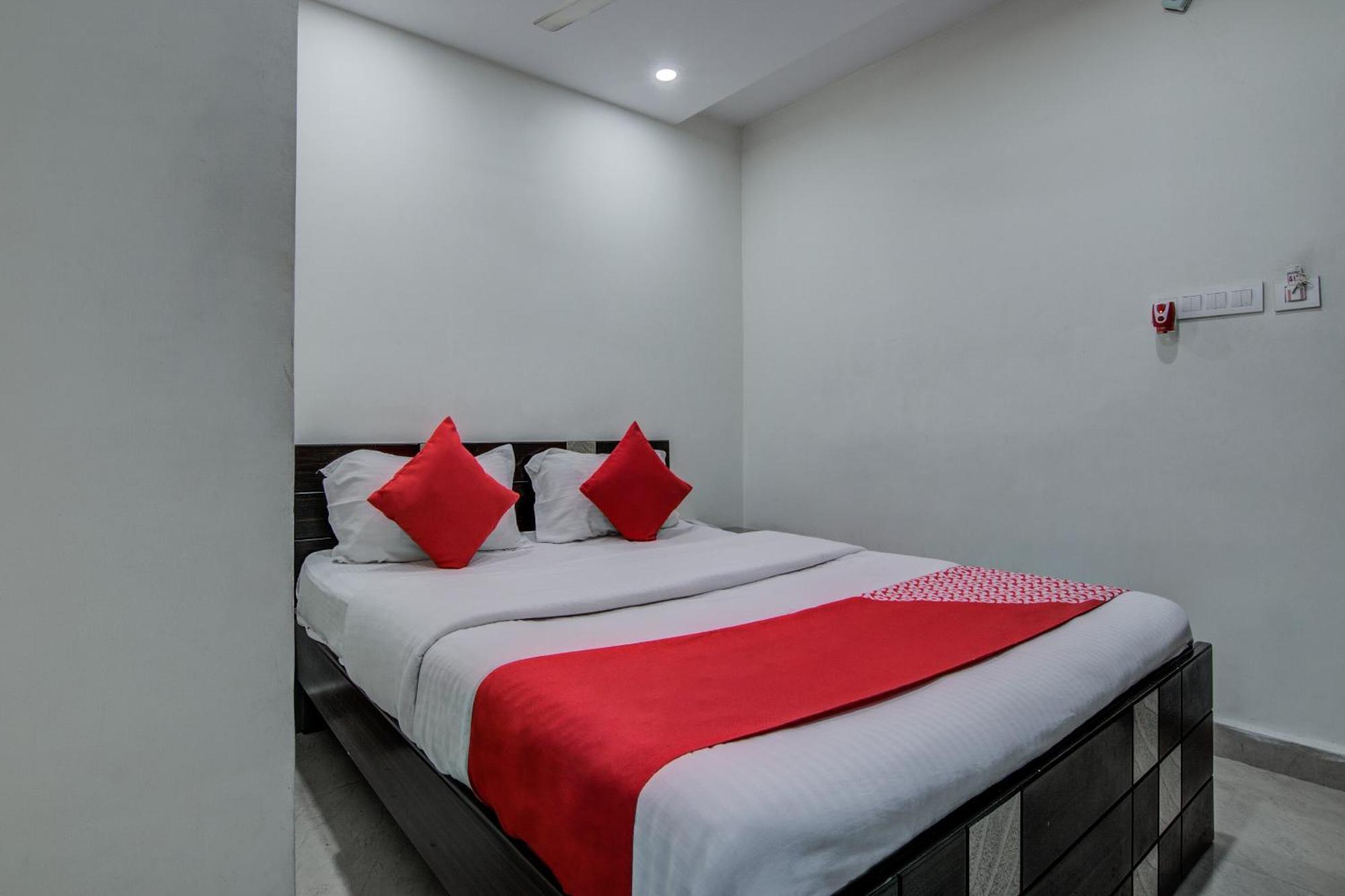 Hotel O Vb Grand Visakhapatnam Zewnętrze zdjęcie