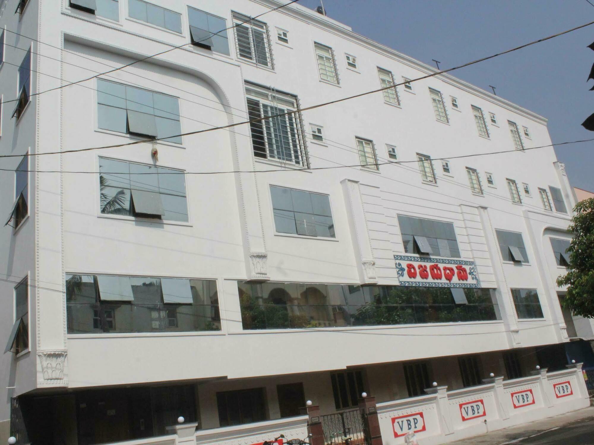 Hotel O Vb Grand Visakhapatnam Zewnętrze zdjęcie